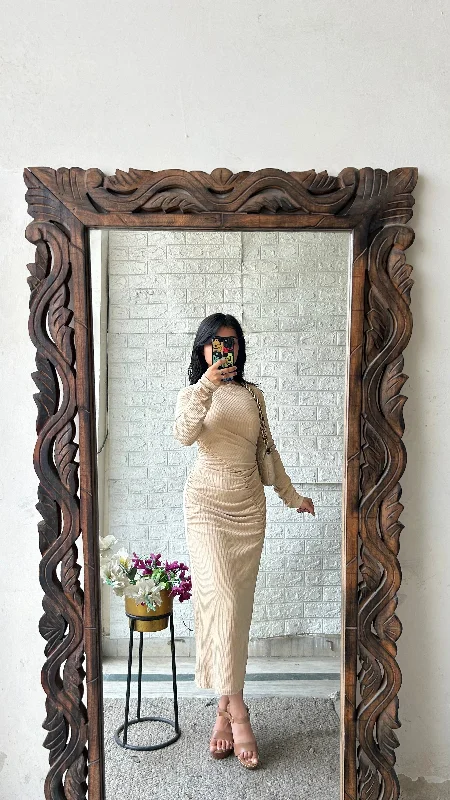 Bodycon dress with a bow accent​Rushed dress 36-38 bust/l:48