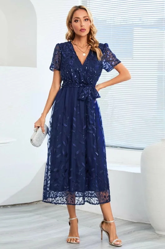 Strapless cocktail dresses with a sweetheart neckline and a full skirtElegant sequin leaf dress