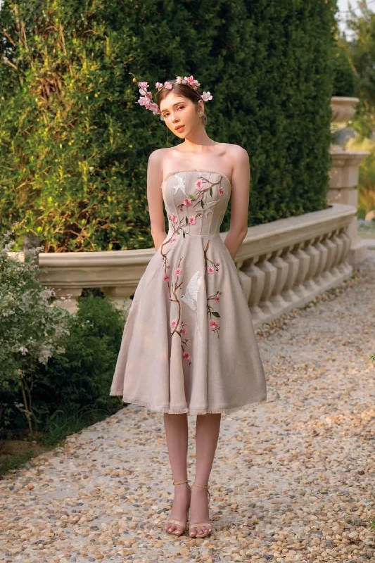 Retro - style party dresses inspired by the 1920s - 1980s​Gladi Strapless Dress