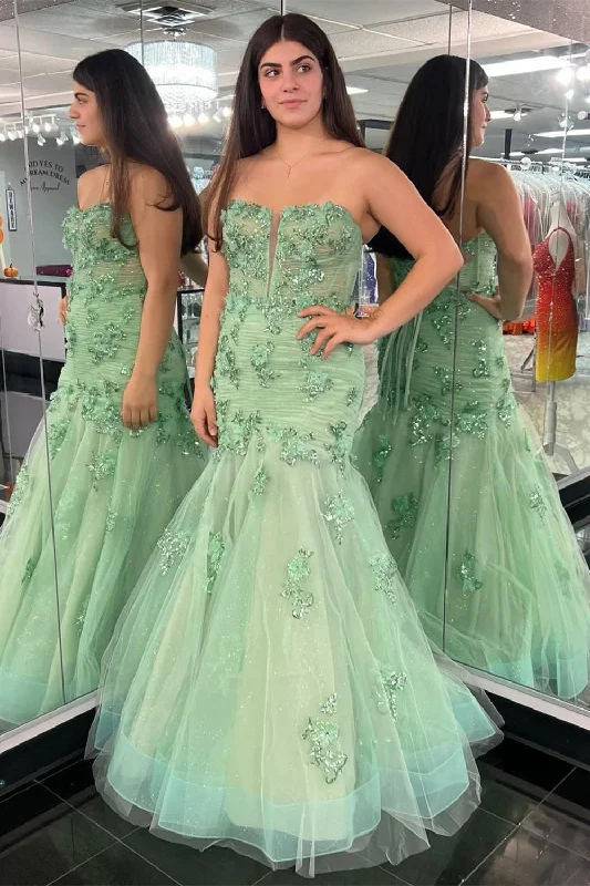 Sheath formal dresses with metallic thread detailing for a modern promMermaid Strapless Tulle Green Long Prom Dress with Appliques Sheath formal dresses with metallic thread detailing for a modern promMermaid Strapless Tulle Green Long Prom Dress with Appliques