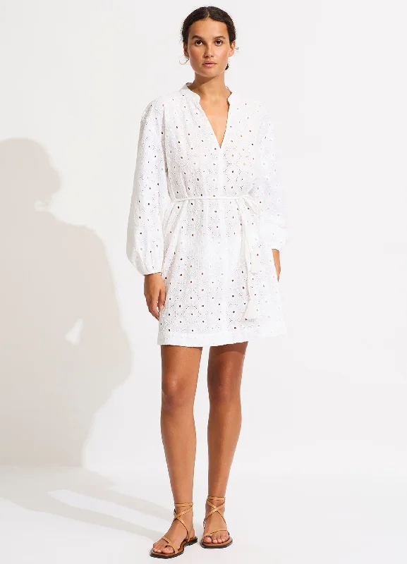 Vintage - inspired cover ups for a retro beach styleBroderie Cover Up - White