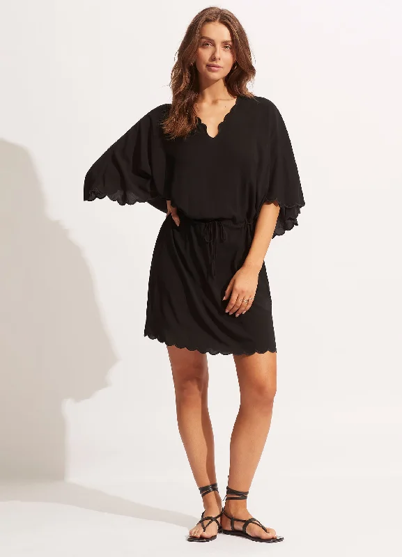 Anti - bacterial cover ups for a hygienic beachwear optionGia Scallop Kaftan - Black Anti - bacterial cover ups for a hygienic beachwear optionGia Scallop Kaftan - Black